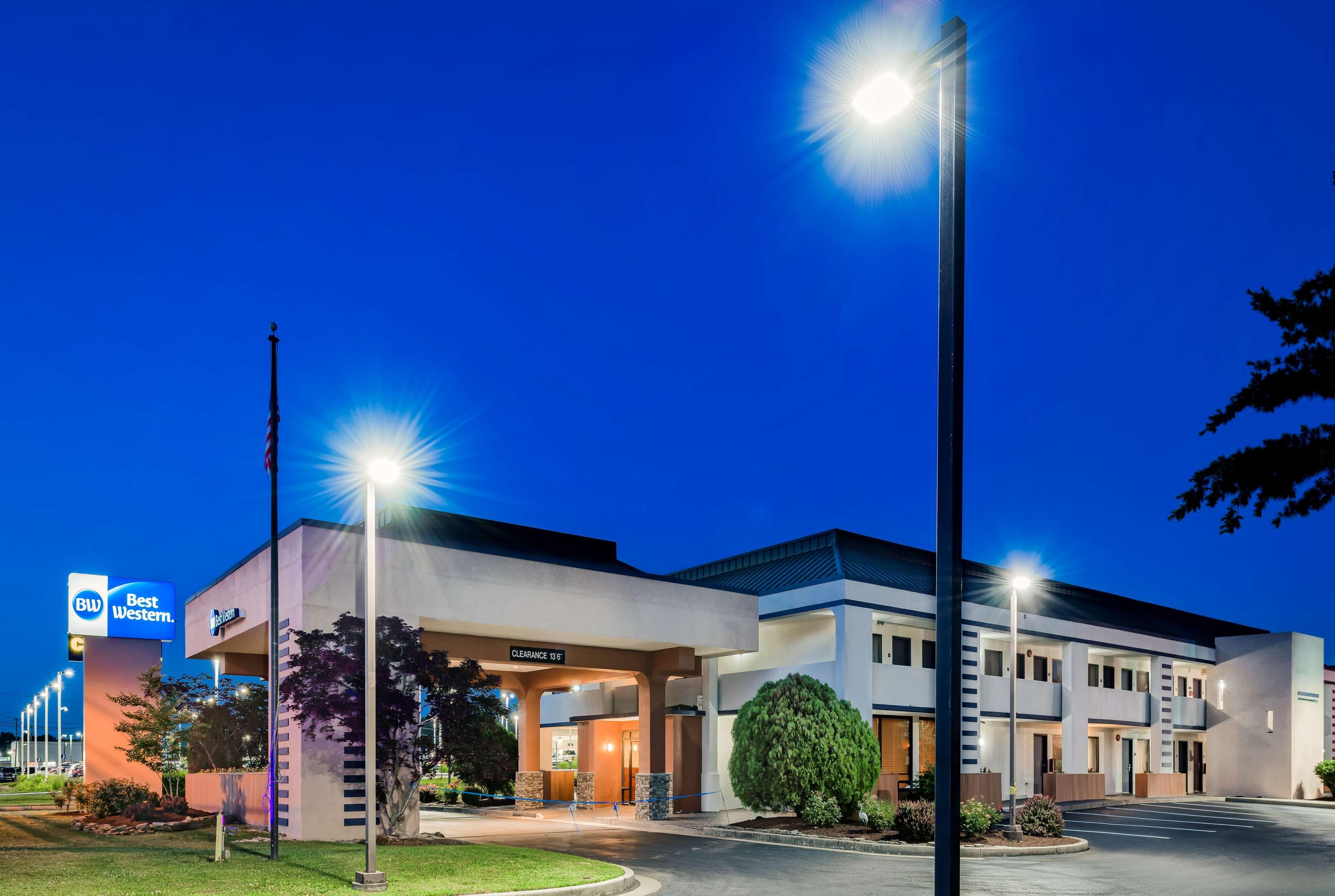 Best Western Salisbury Plaza Екстериор снимка