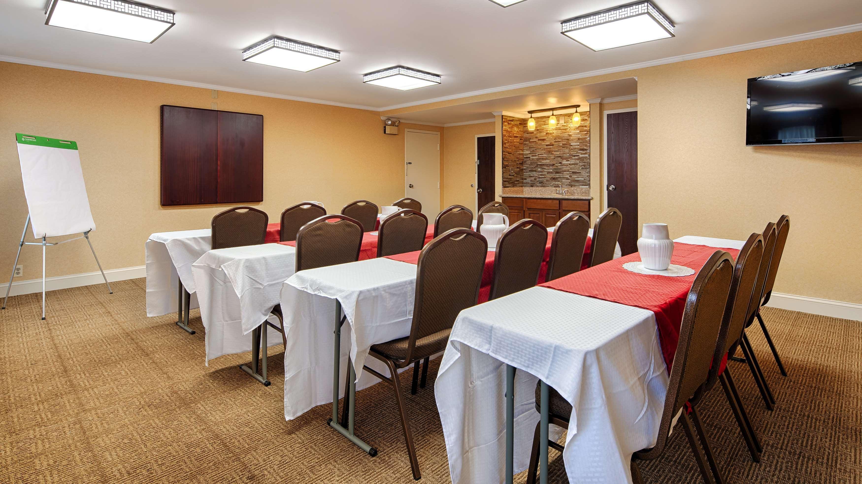 Best Western Salisbury Plaza Екстериор снимка