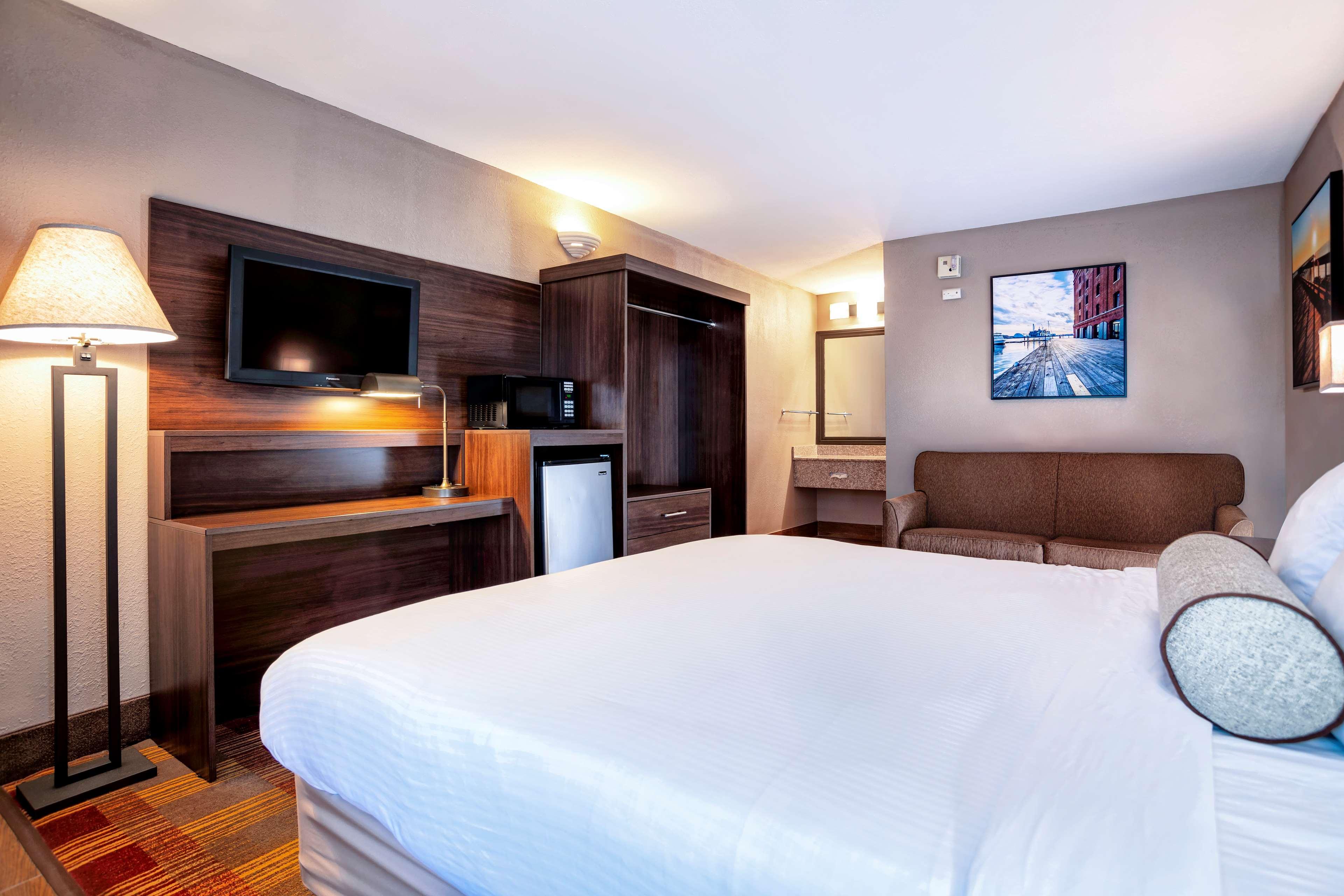 Best Western Salisbury Plaza Екстериор снимка