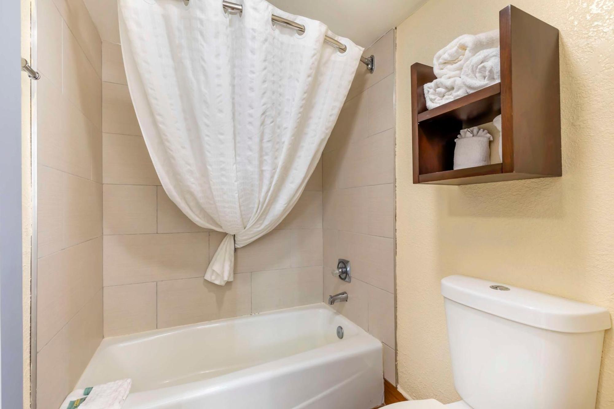 Best Western Salisbury Plaza Екстериор снимка