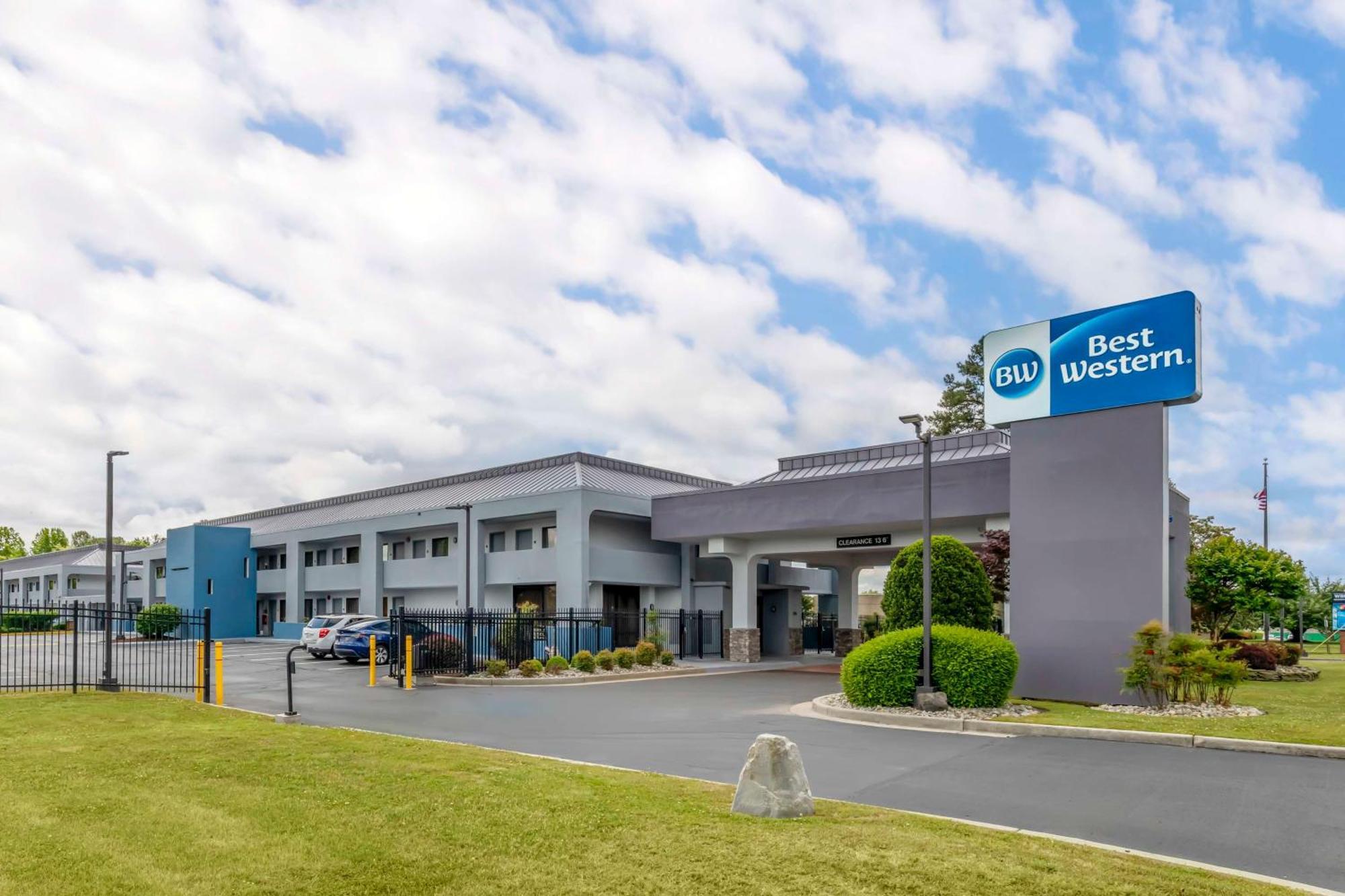 Best Western Salisbury Plaza Екстериор снимка